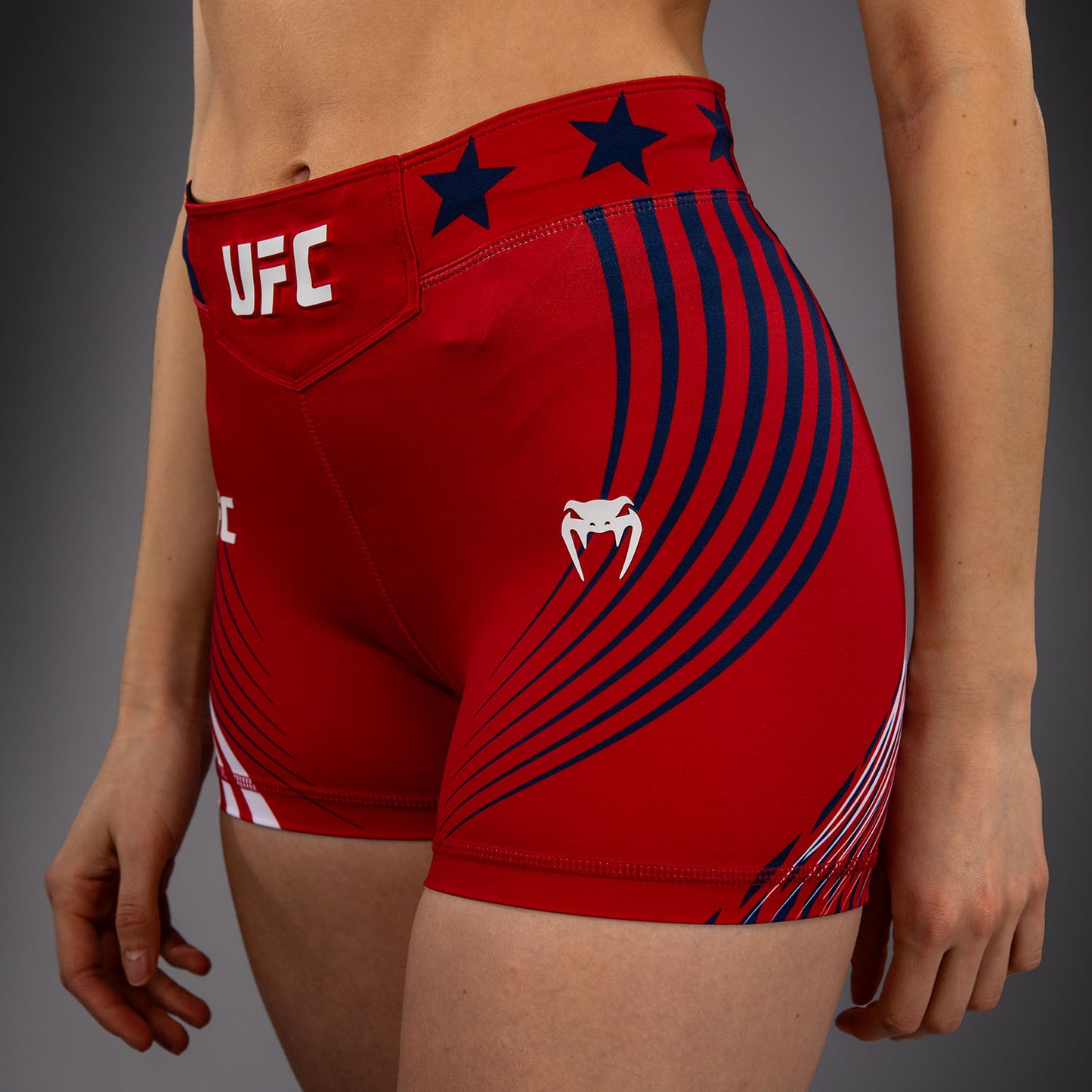 Official UFC Freedom 250 by Venum Authentic Short Vale Tudo coupe courte pour femme - Rouge - product-type_Shorts de compression
