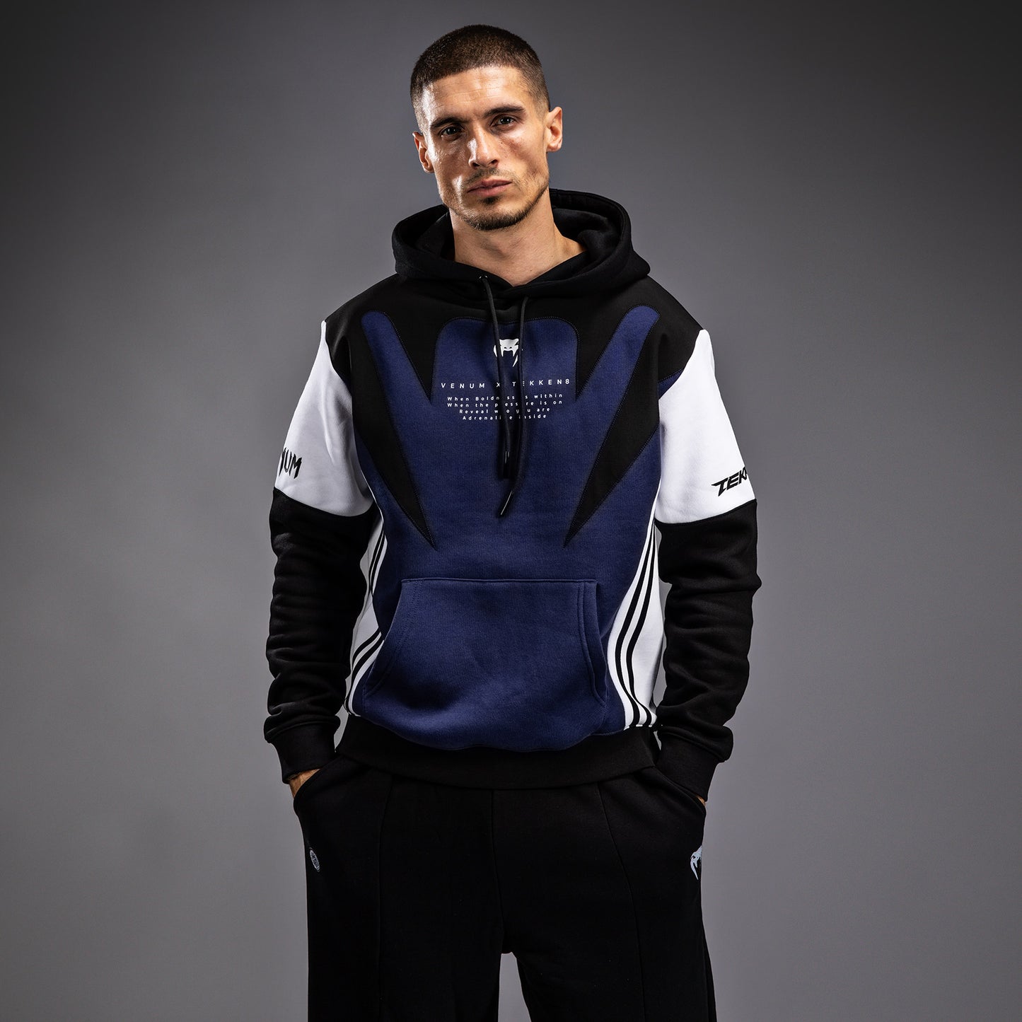 Sweatshirt à capuche Venum x TEKKEN 8 - Jin Kazama - Bleu/Noir/Blanc - product-type_Sweatshirts