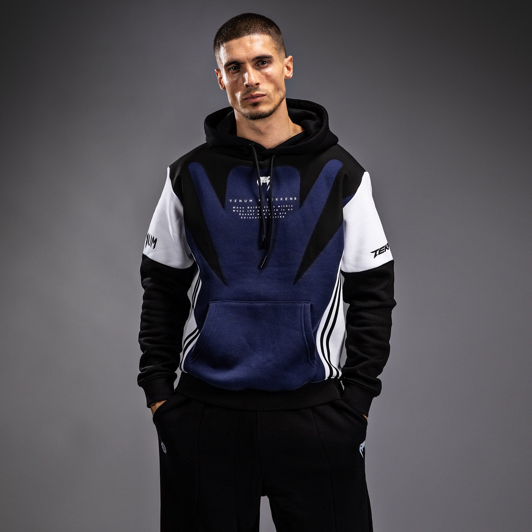 Sweatshirt à capuche Venum x TEKKEN 8 - Jin Kazama - Bleu/Noir/Blanc - product-type_Sweatshirts