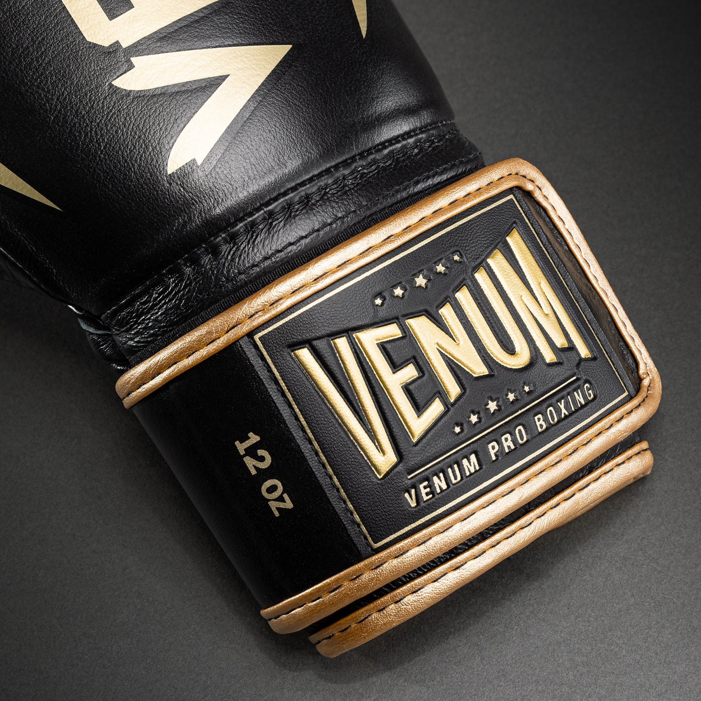 Gants de boxe Venum Hammer Pro avec velcro - Noir/Or - product-type_Gants de boxe
