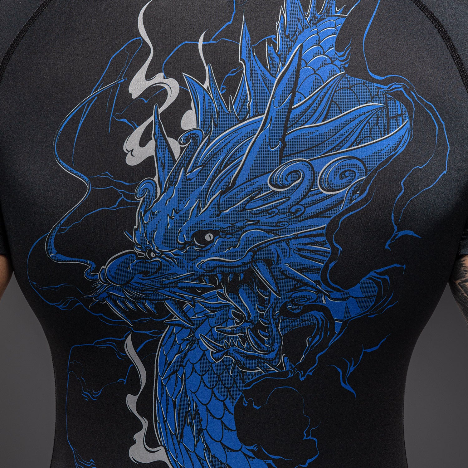 Rashguard à Manches Courtes Venum Thunder Dragon – Noir/Bleu Royal - product-type_T-Shirts de Compression