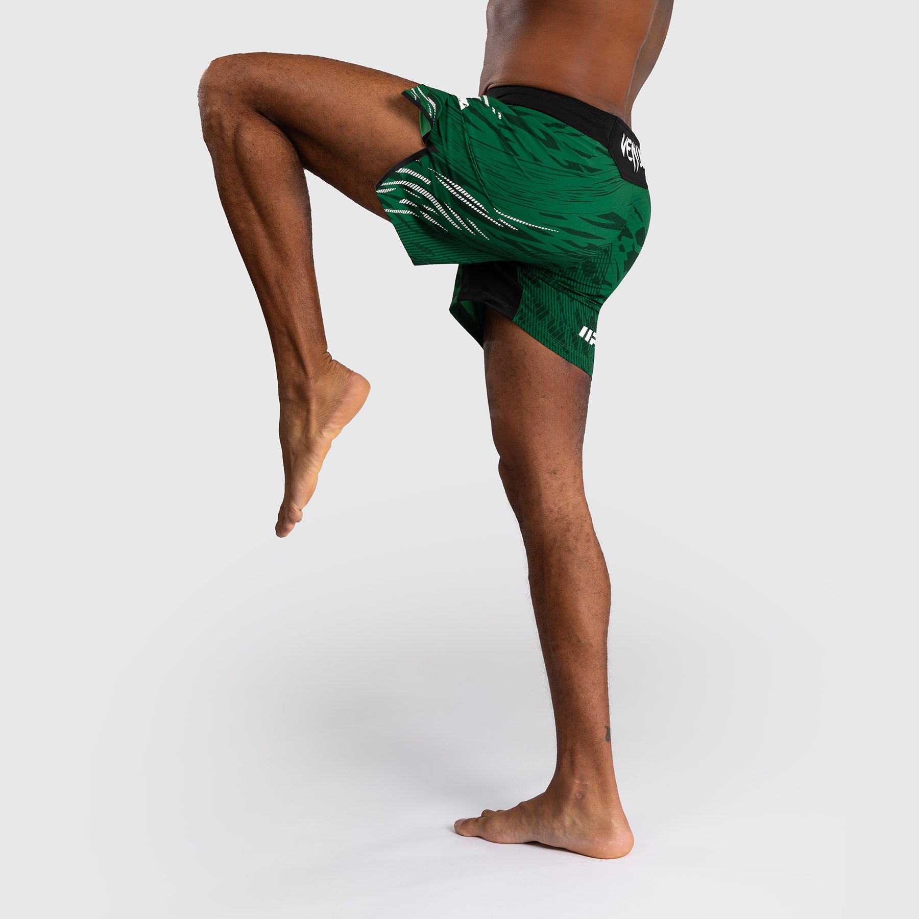Shorts de Combat pour Hommes UFC Fusion by Venum Personnalisé Authentic Fight Night - Coupe Courte - Vert - product-type_Shorts de MMA