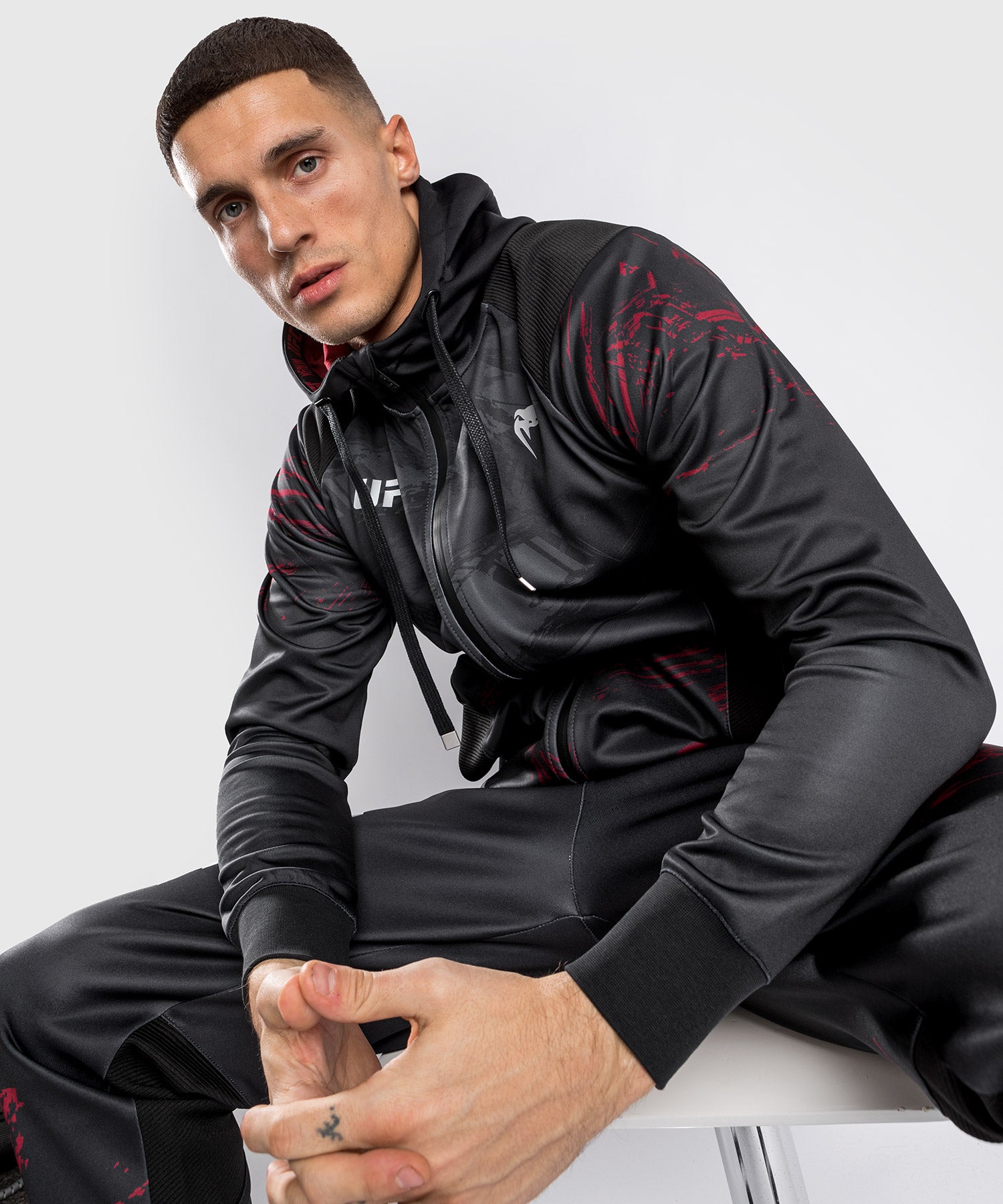 Veste a capuche pour Hommes UFC Venum Authentic Fight Week 2.0 Noir Rouge