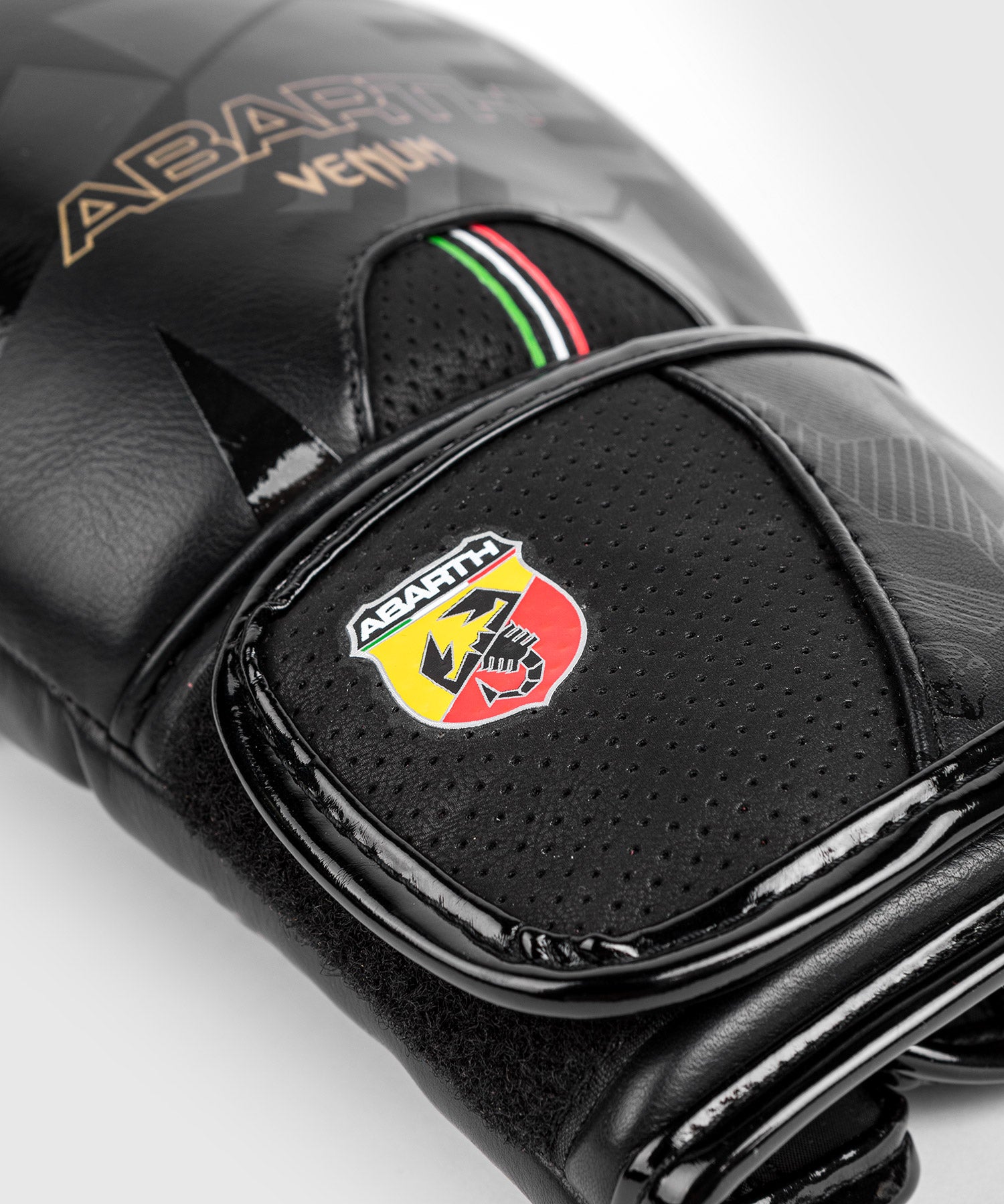 Gants de Boxe Venum Abarth #1 - Noir/Or - product-type_Gants de boxe