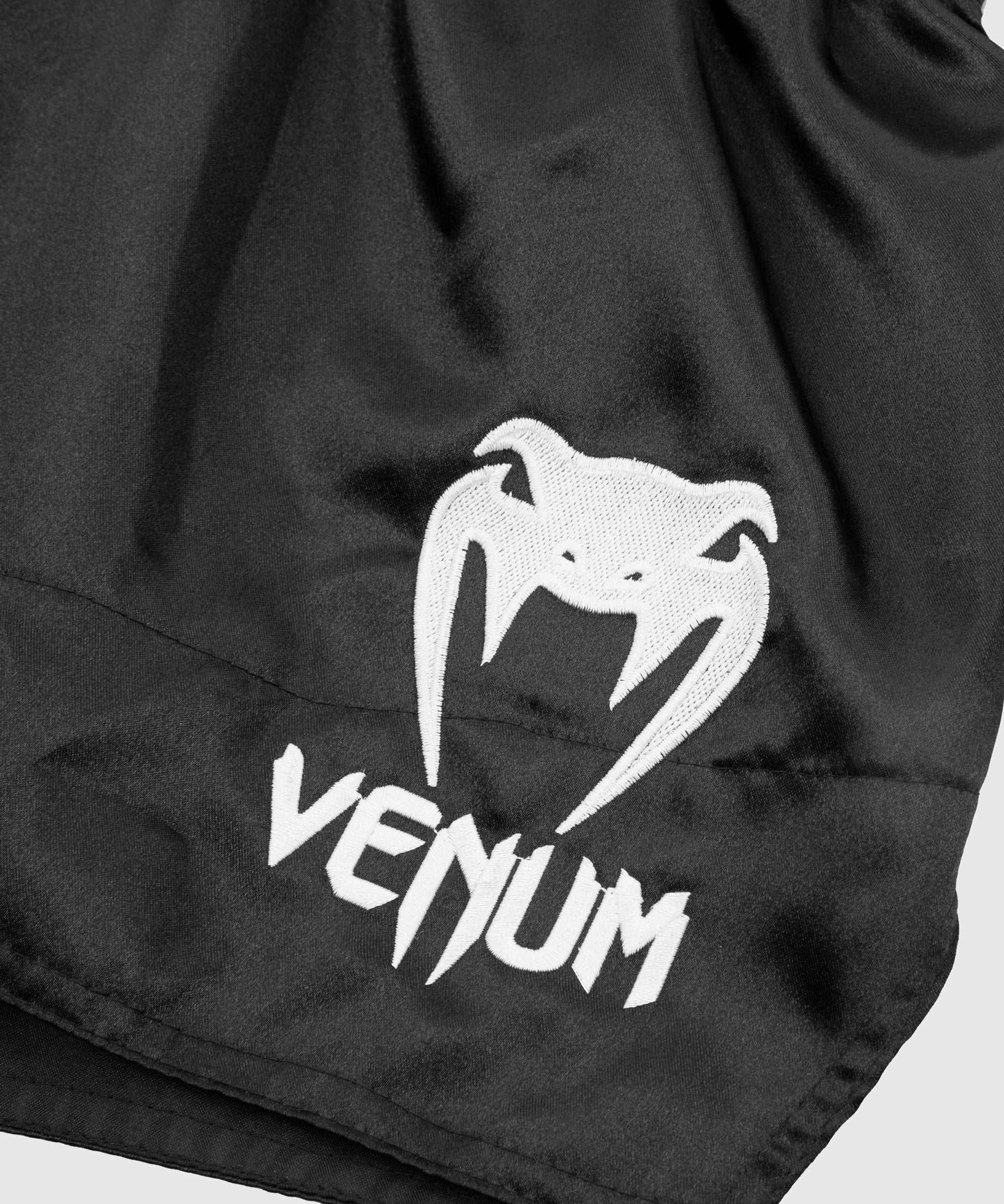 Venum Classic Muay Thai Short - Noir/Blanc - product-type_Shorts de Muay Thai