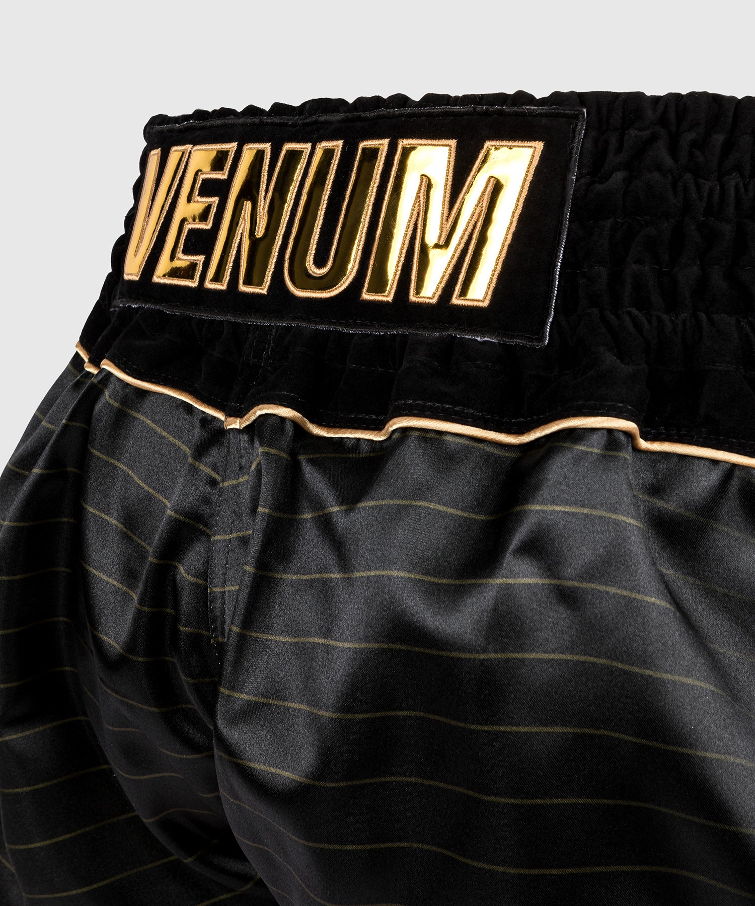 Short de Muay Thai Venum Attack - Noir/Or - product-type_Shorts de Muay Thai