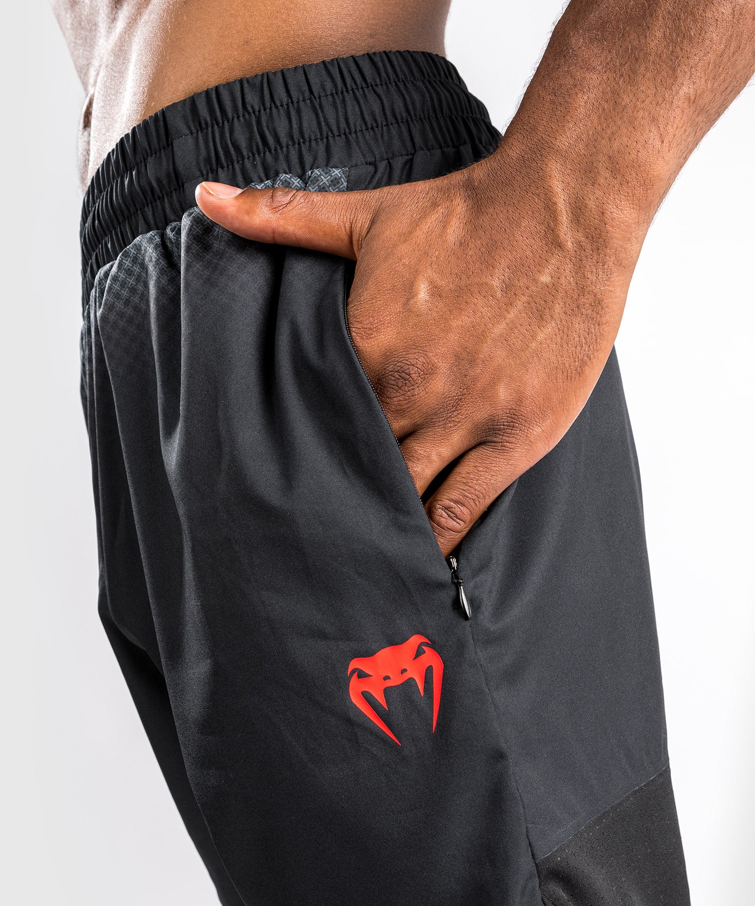 Short De Sport Venum Okinawa 3.0 - Noir/Rouge - product-type_Shorts de training