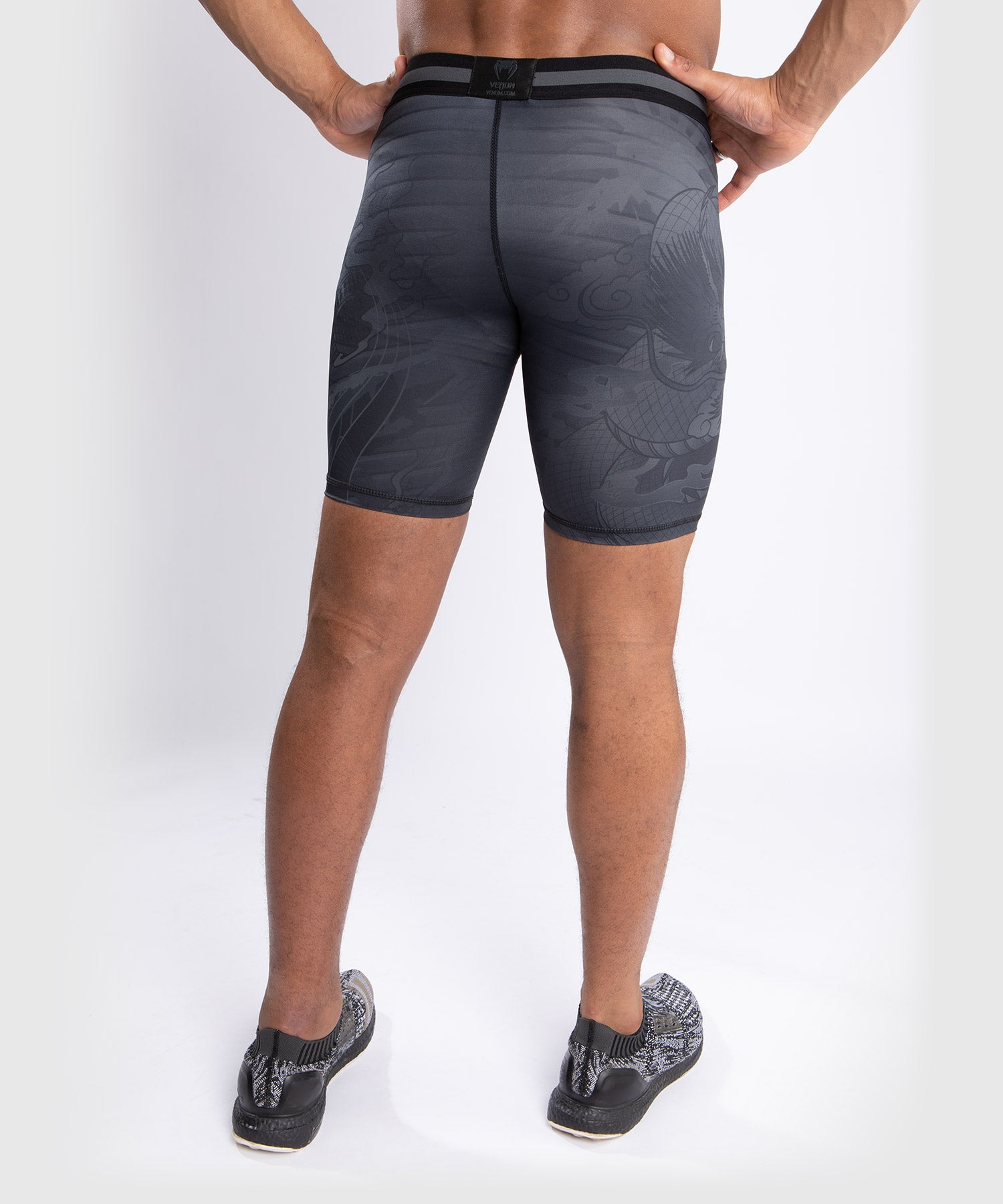 Short de Vale Tudo Venum YKZ21 – Noir/Noir - Shorts de compression
