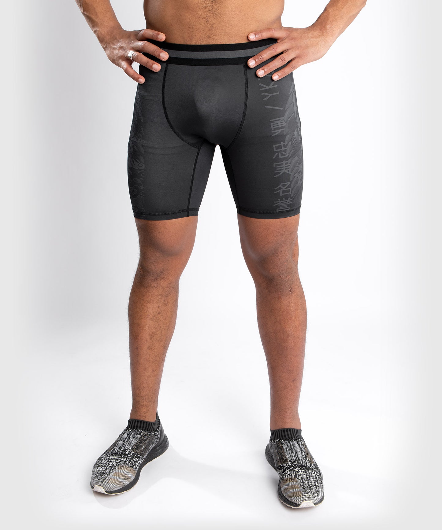 Short de Vale Tudo Venum YKZ21 – Noir/Noir - Shorts de compression
