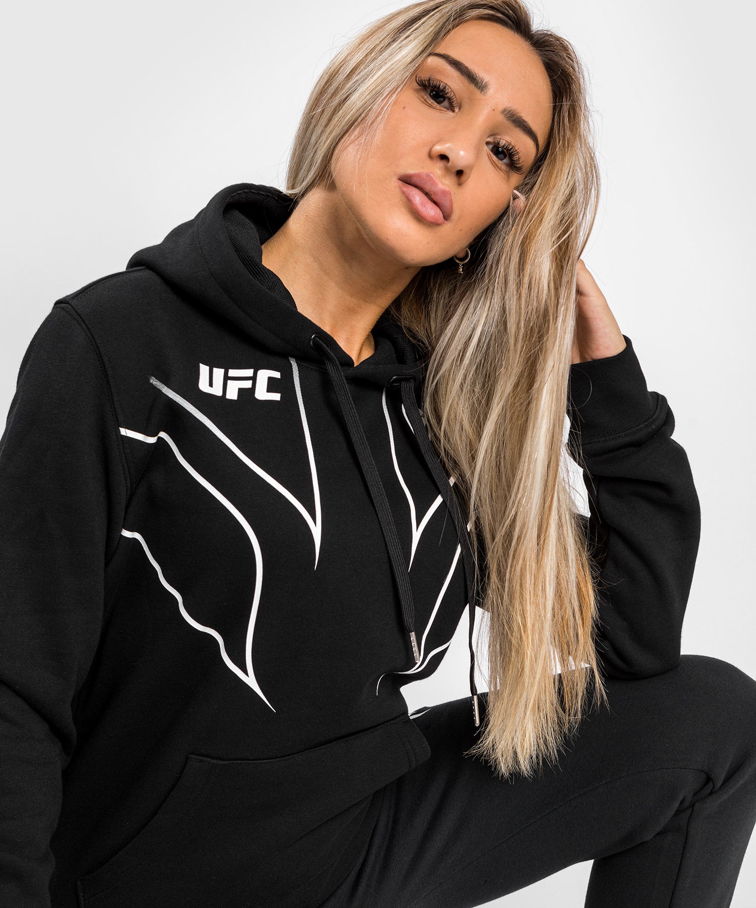 Sweatshirt à Capuche Femme UFC Venum Authentic Fight Night 2.0 - Blanc