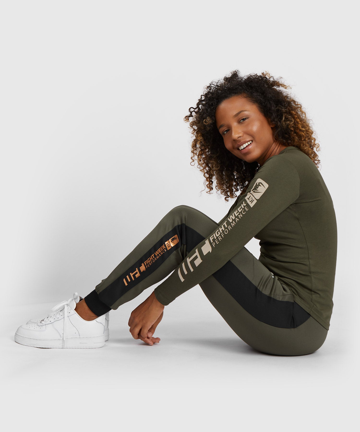 Tee shirt shop reebok femme kaki