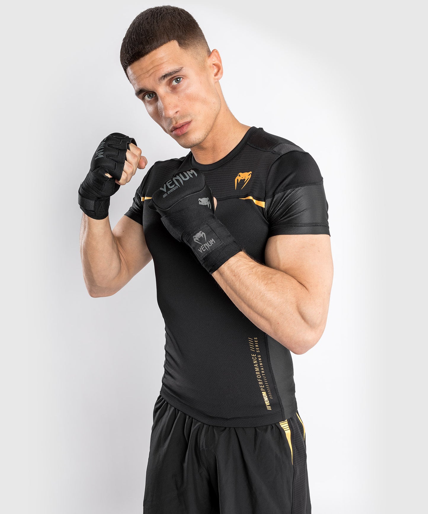 T-Shirt de compression Manches Courtes Venum tempest 2.0 – Noir/Or - T-shirts de compression