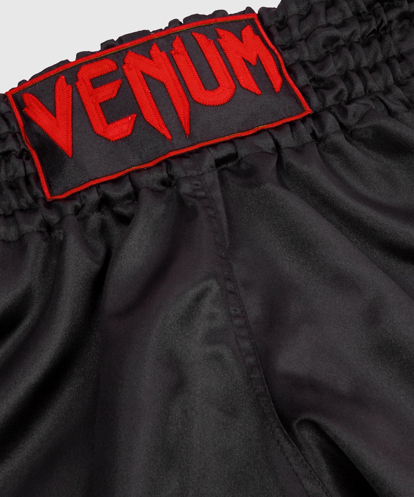 Venum Classic Muay Thai Short - Noir/Rouge - product-type_Shorts de Muay Thai
