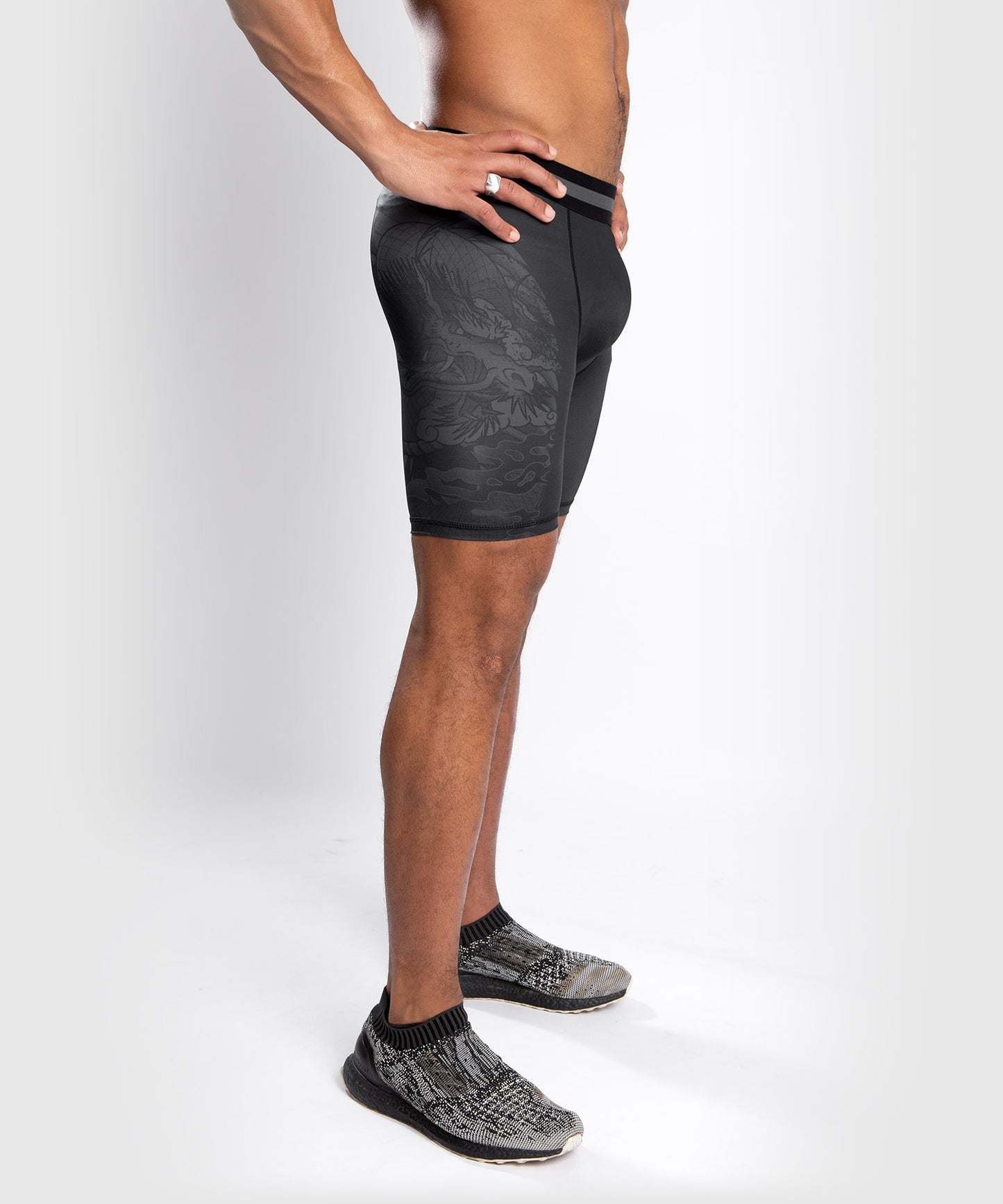 Short de Vale Tudo Venum YKZ21 – Noir/Noir - Shorts de compression