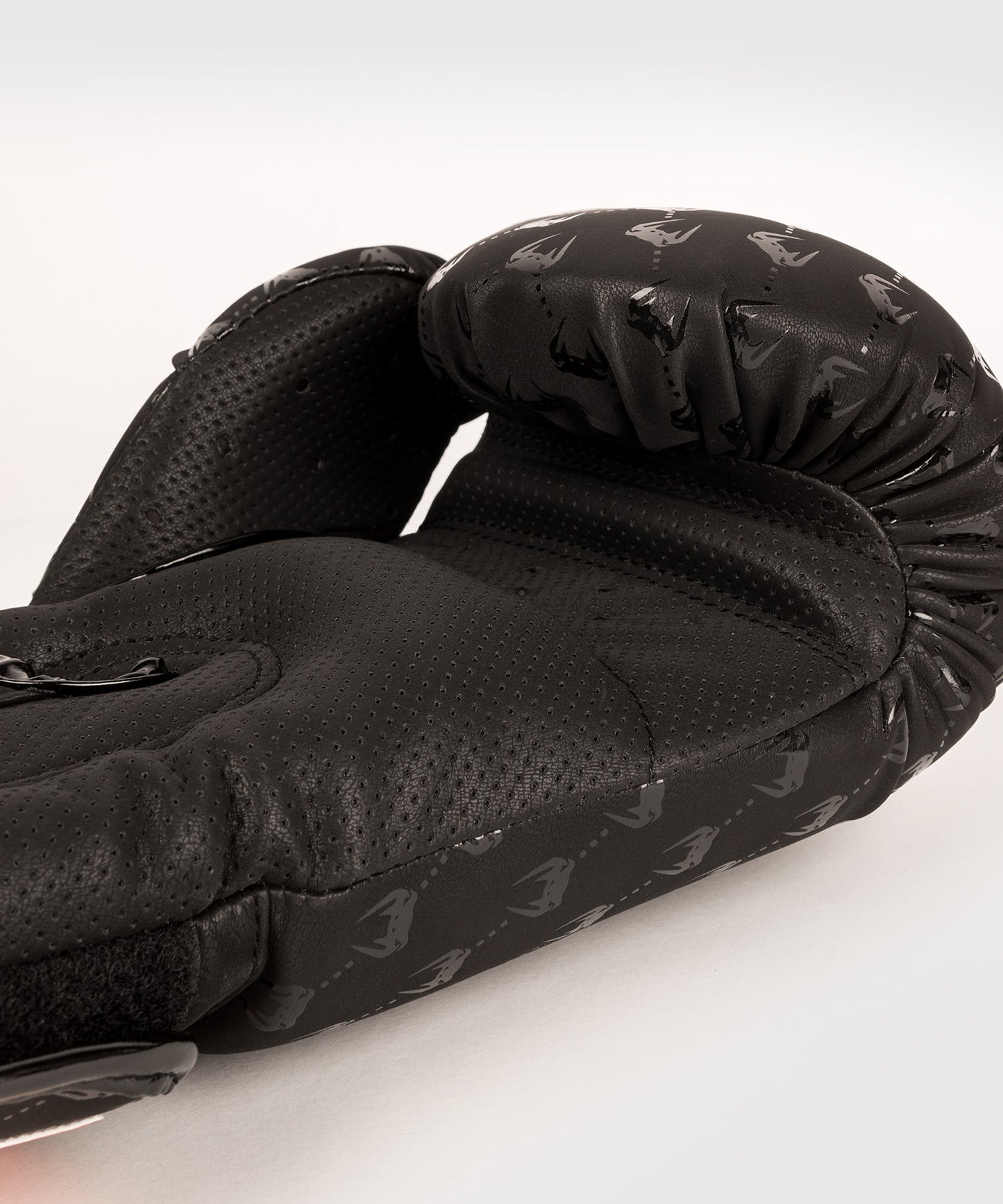 Gants de Boxe Venum Impact Monogram - Noir/ Rose Doré - product-type_Gants de boxe