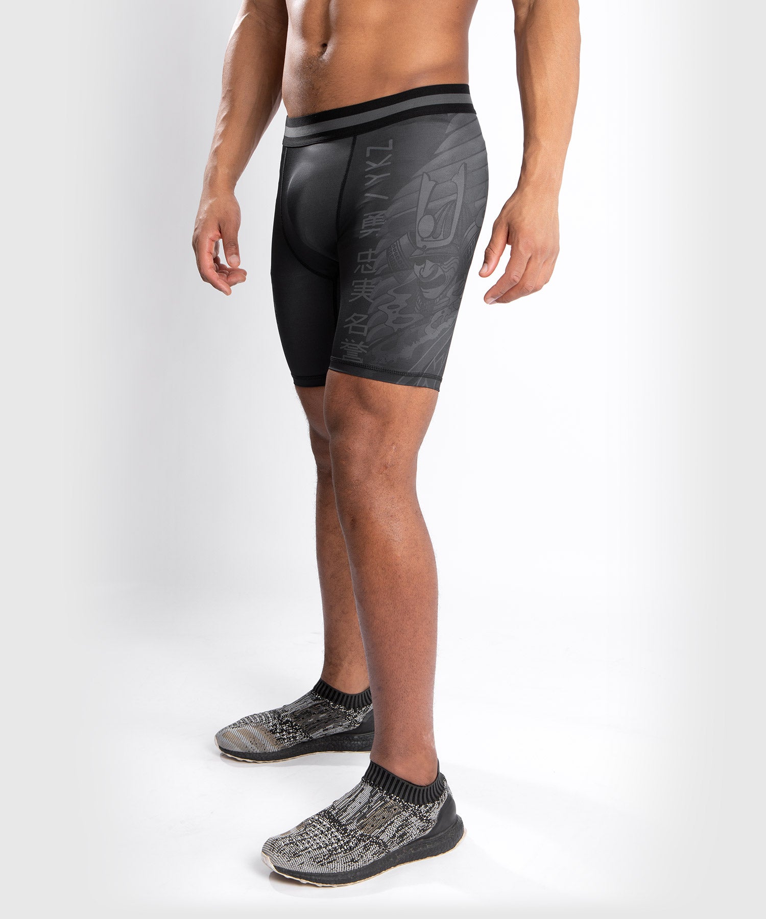Short de Vale Tudo Venum YKZ21 – Noir/Noir - Shorts de compression